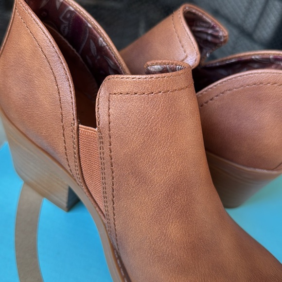 Baretraps Lidian ankle booties - Picture 8 of 9